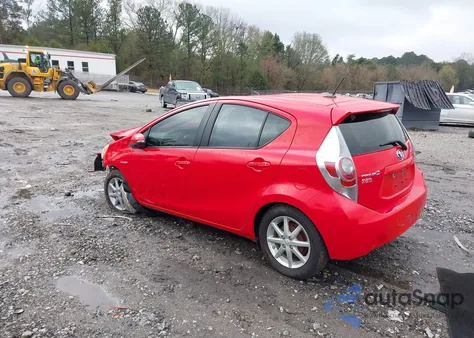 2013 Toyota Prius C Three from USA, damaged, VIN JTDKDTB33D1540013